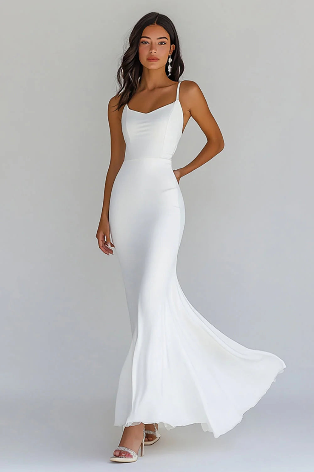 White V-neck thin suspender belt long wedding dress