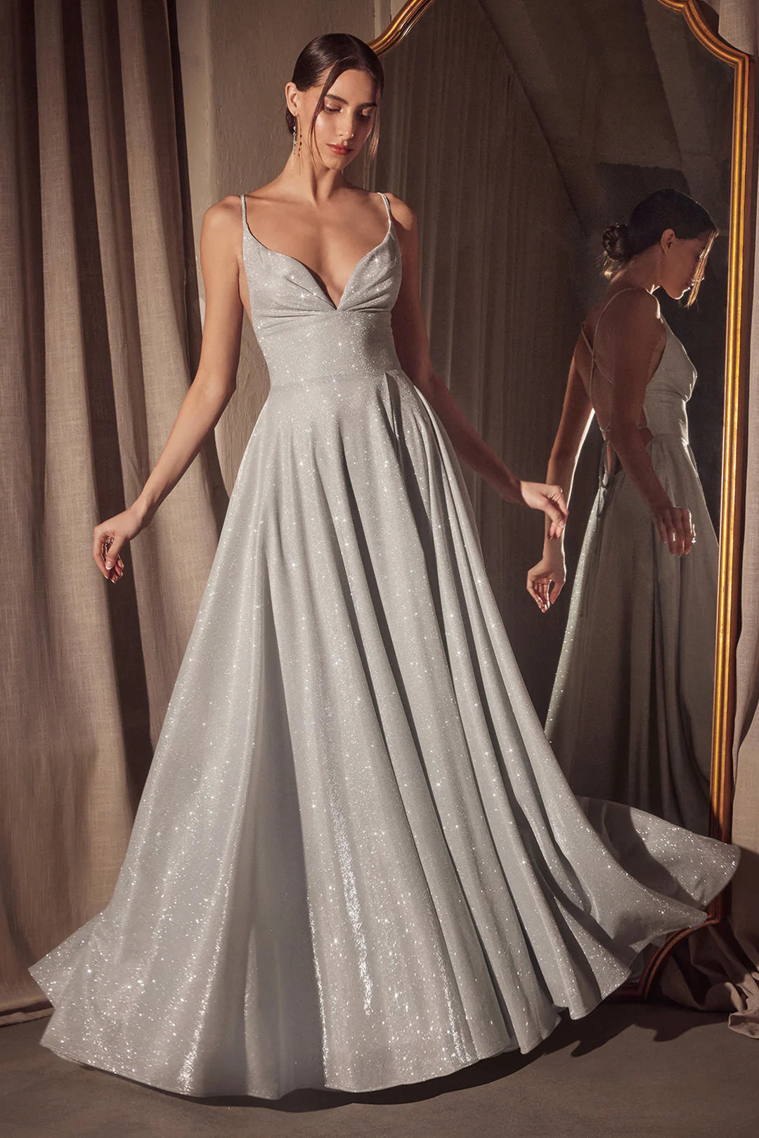 A-line deep V-thin suspender backless dress