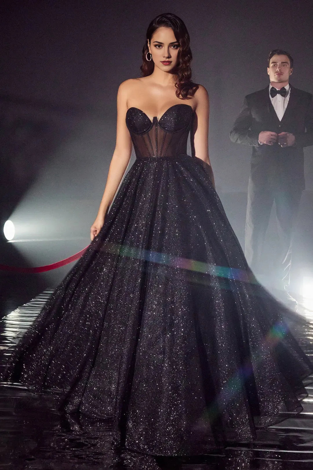 Charming Black A-line illusion sweetheart Glitter Strapless Lace Up Floor length prom dress for ladies hot sale