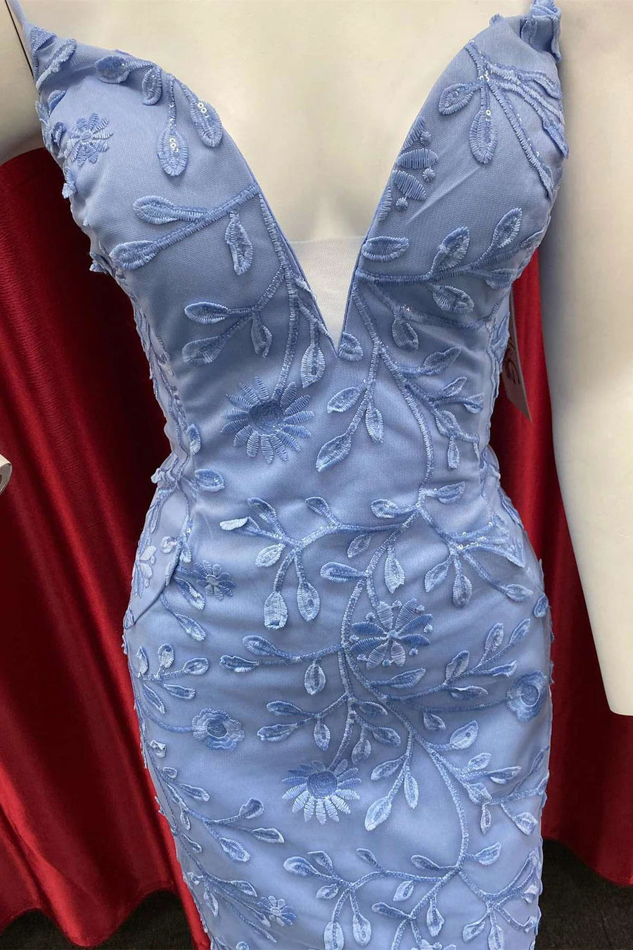 Decal deep V-belt tight party dress