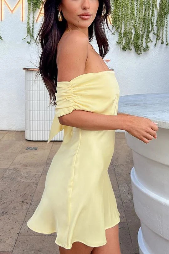 Elegant Yellow Off-Shoulder Satin Short Homecoming Cocktail Party Dress