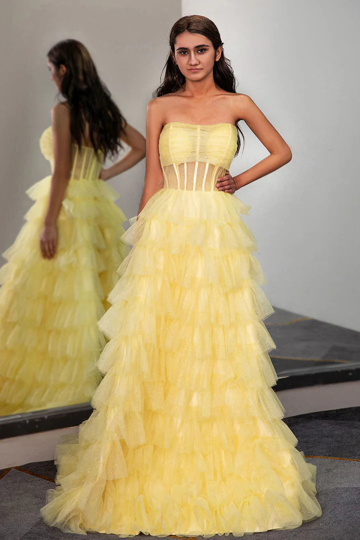 Strapless strapless strapless fish bone pleated cake dress, ball gown