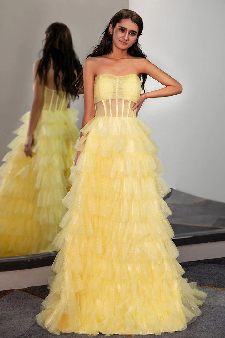 Strapless strapless strapless fish bone pleated cake dress, ball gown
