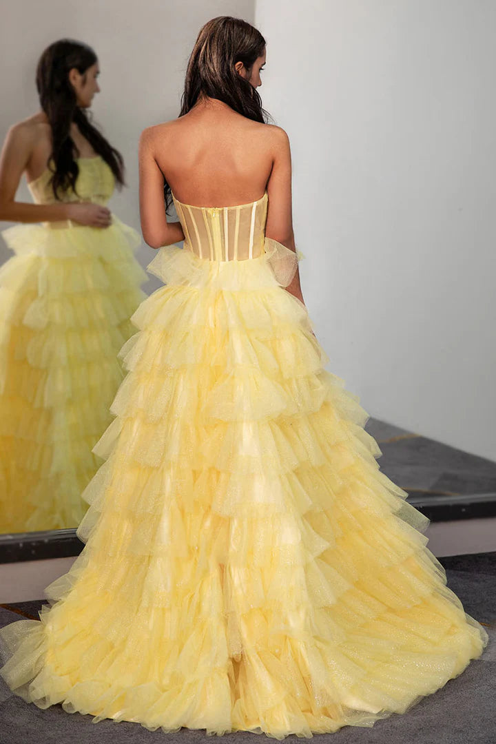 Strapless strapless strapless fish bone pleated cake dress, ball gown