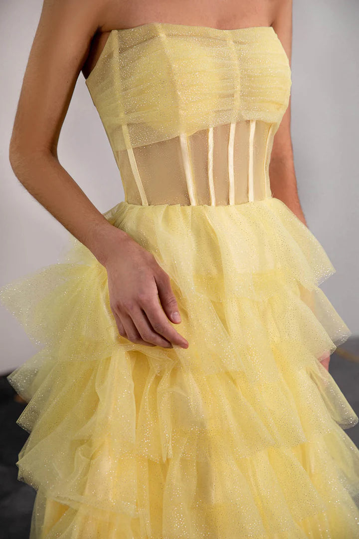 Strapless strapless strapless fish bone pleated cake dress, ball gown