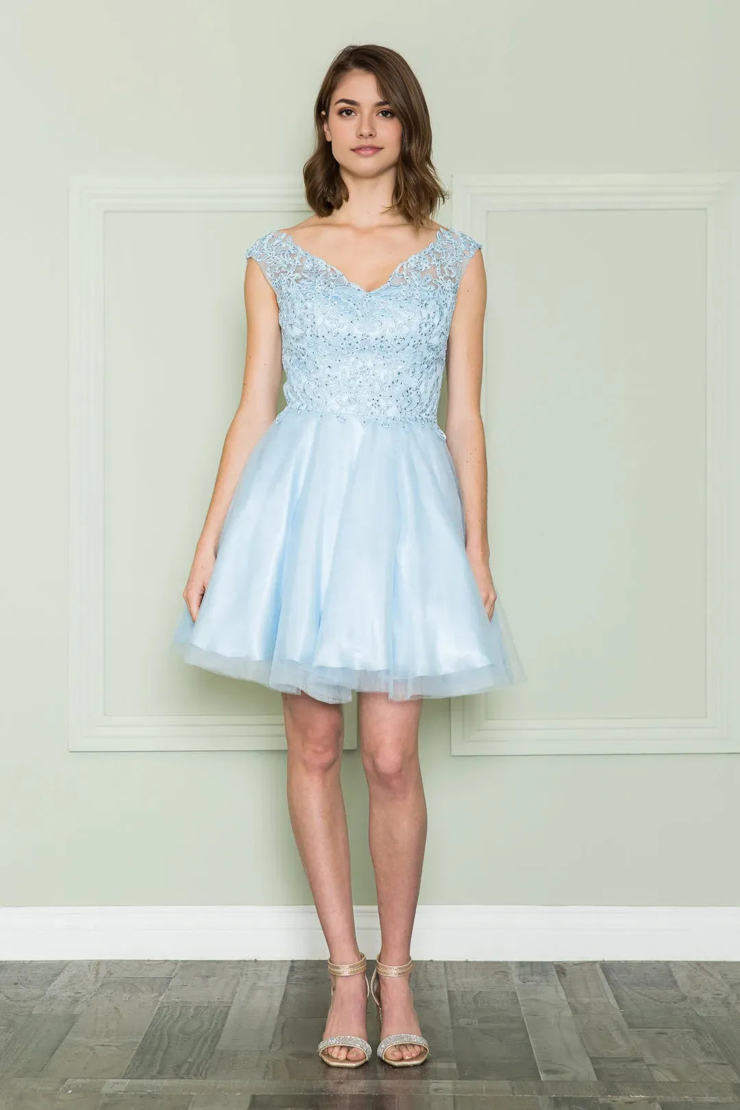 Romantic A-Line Lace Applique V-neck Sleeveless Lace Up Short-Mini Homecoming Dress for bride hot sale