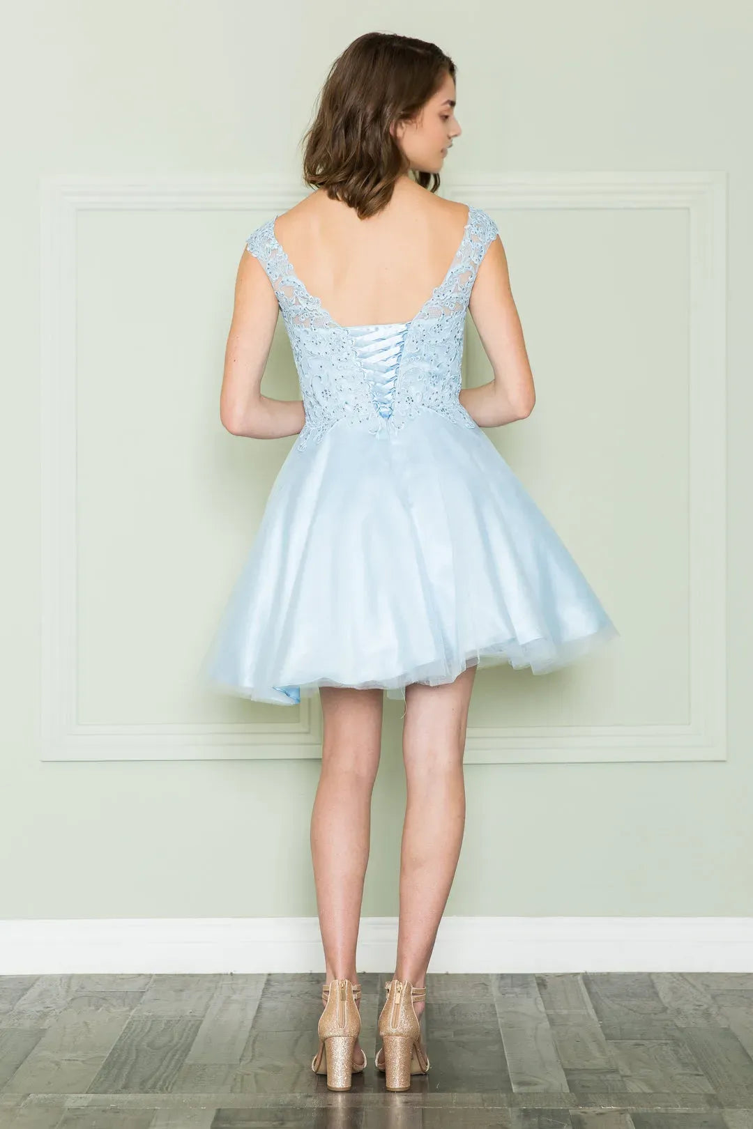 Romantic A-Line Lace Applique V-neck Sleeveless Lace Up Short-Mini Homecoming Dress for bride hot sale