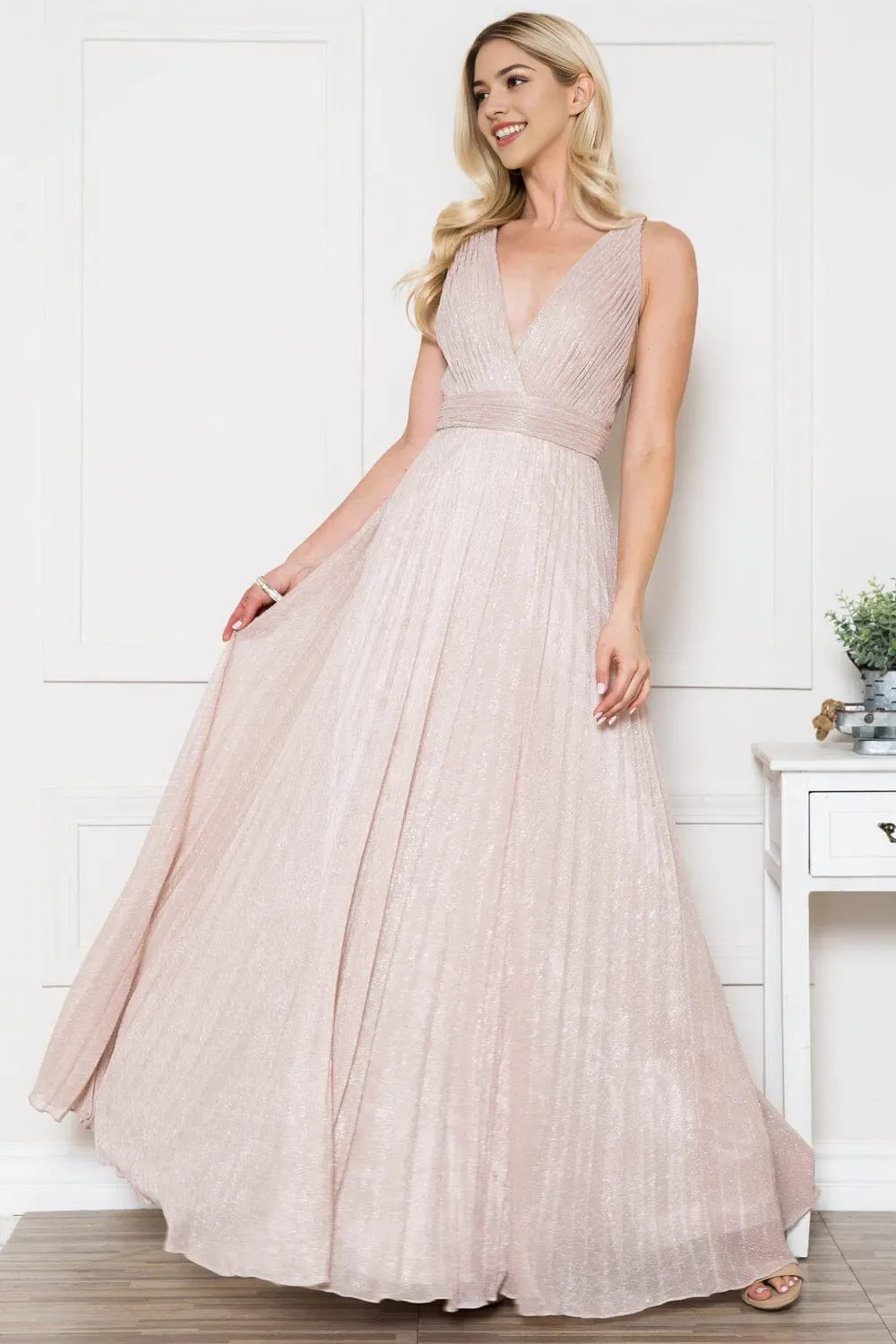 Romantic A-line glitter V Neck sleeveless Backless zipper Floor length prom dress for sale