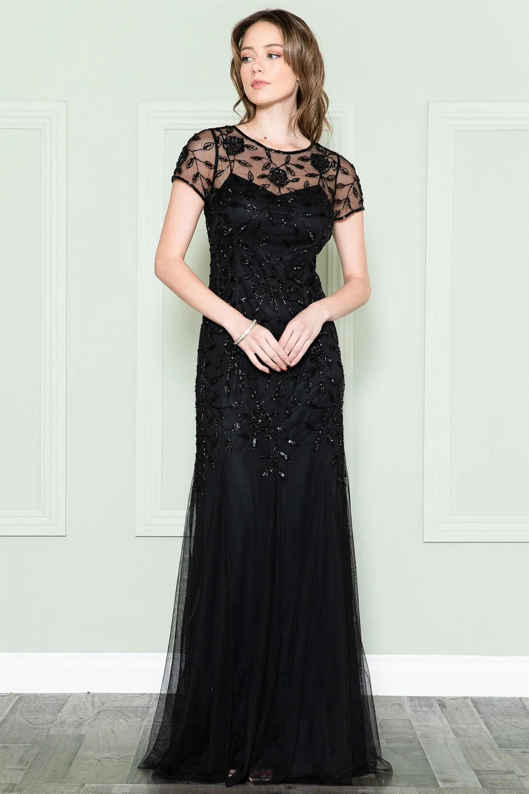 Round neck slim fit lace applique short sleeved dress for brides and mothers