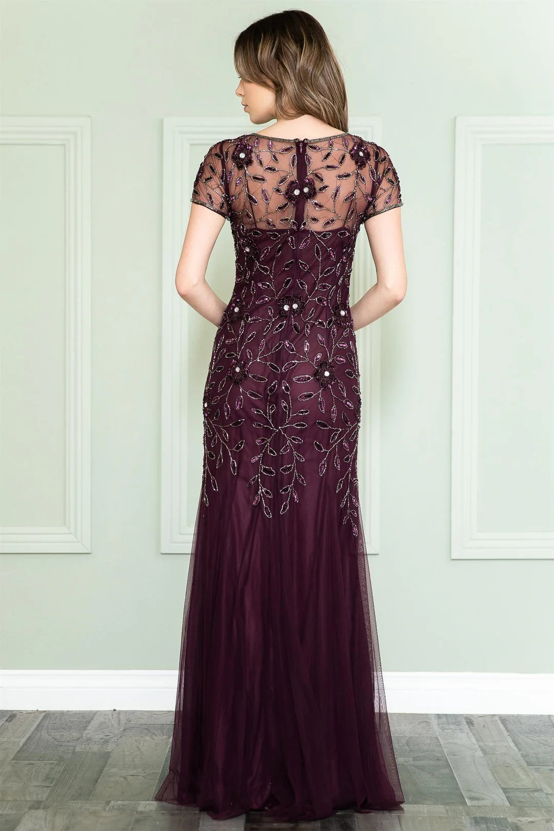Round neck slim fit lace applique short sleeved dress for brides and mothers