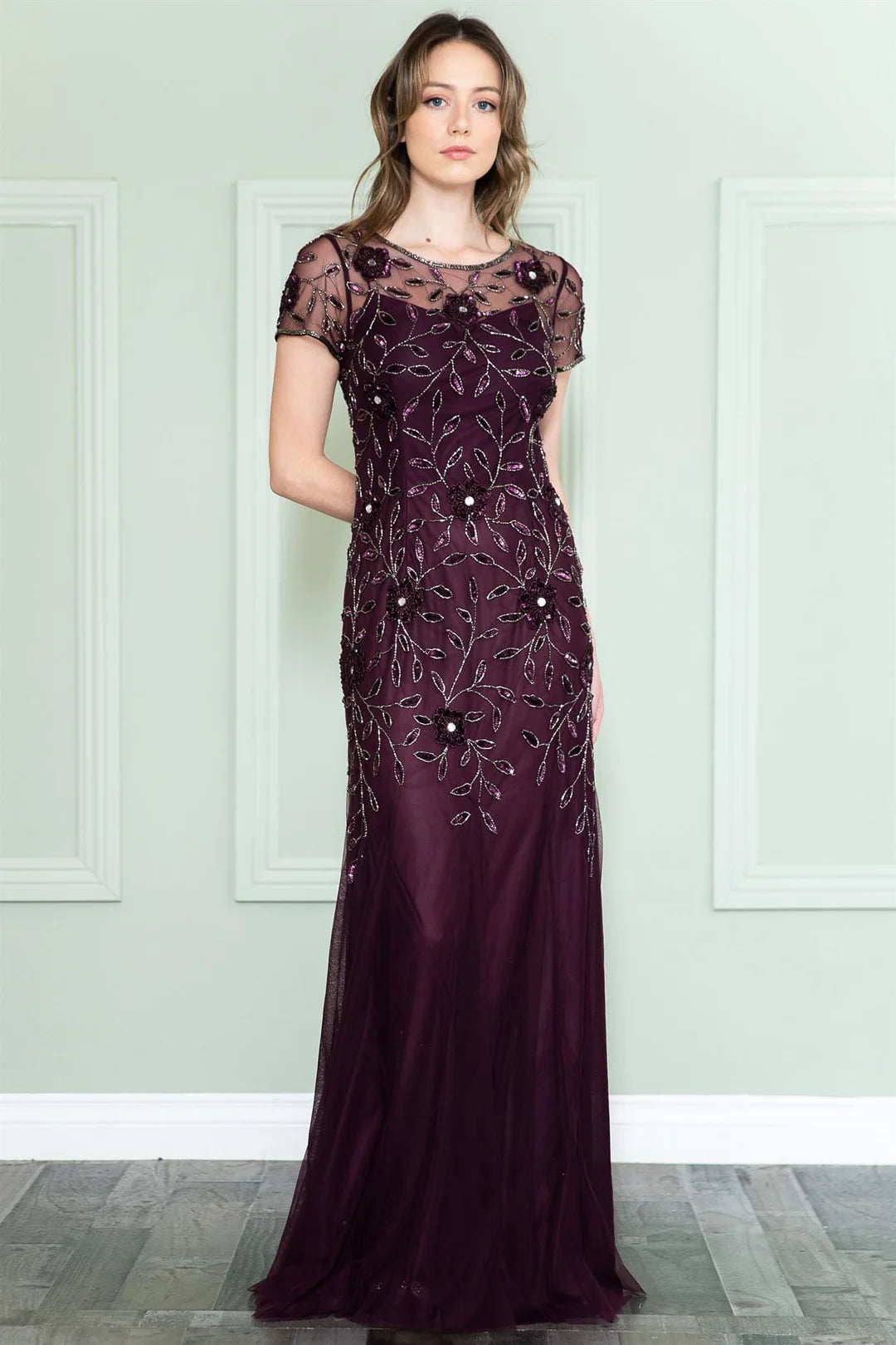 Round neck slim fit lace applique short sleeved dress for brides and mothers