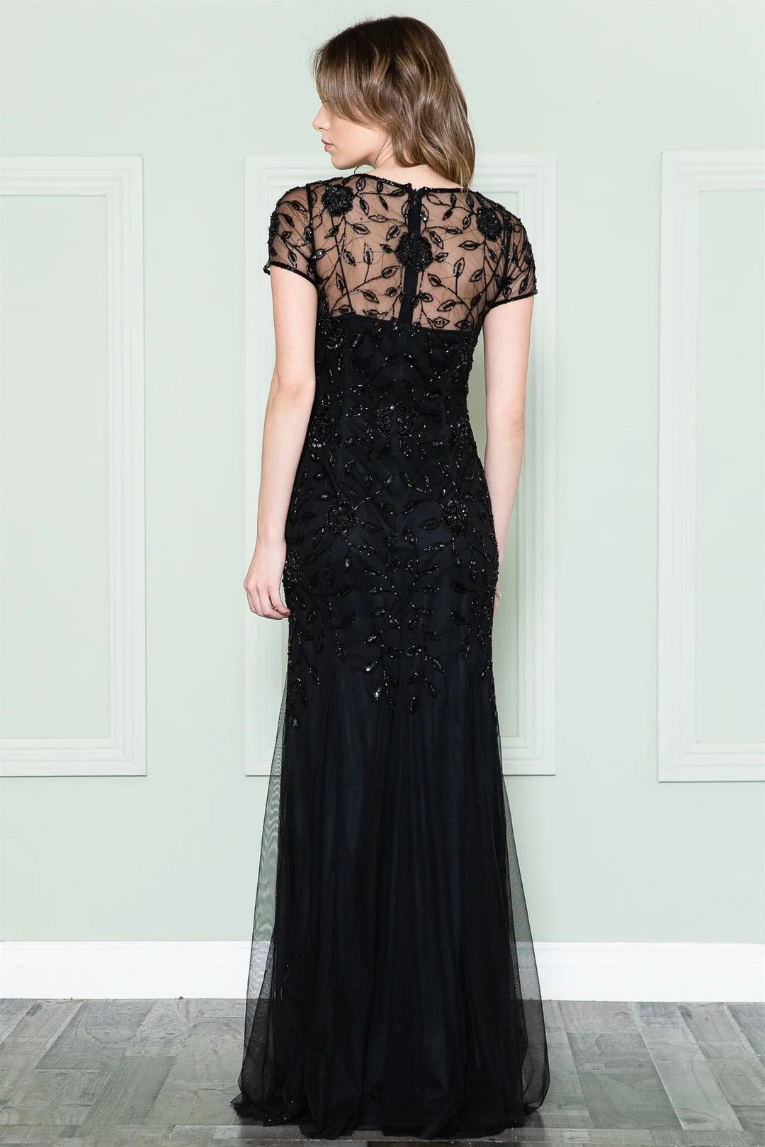 Round neck slim fit lace applique short sleeved dress for brides and mothers
