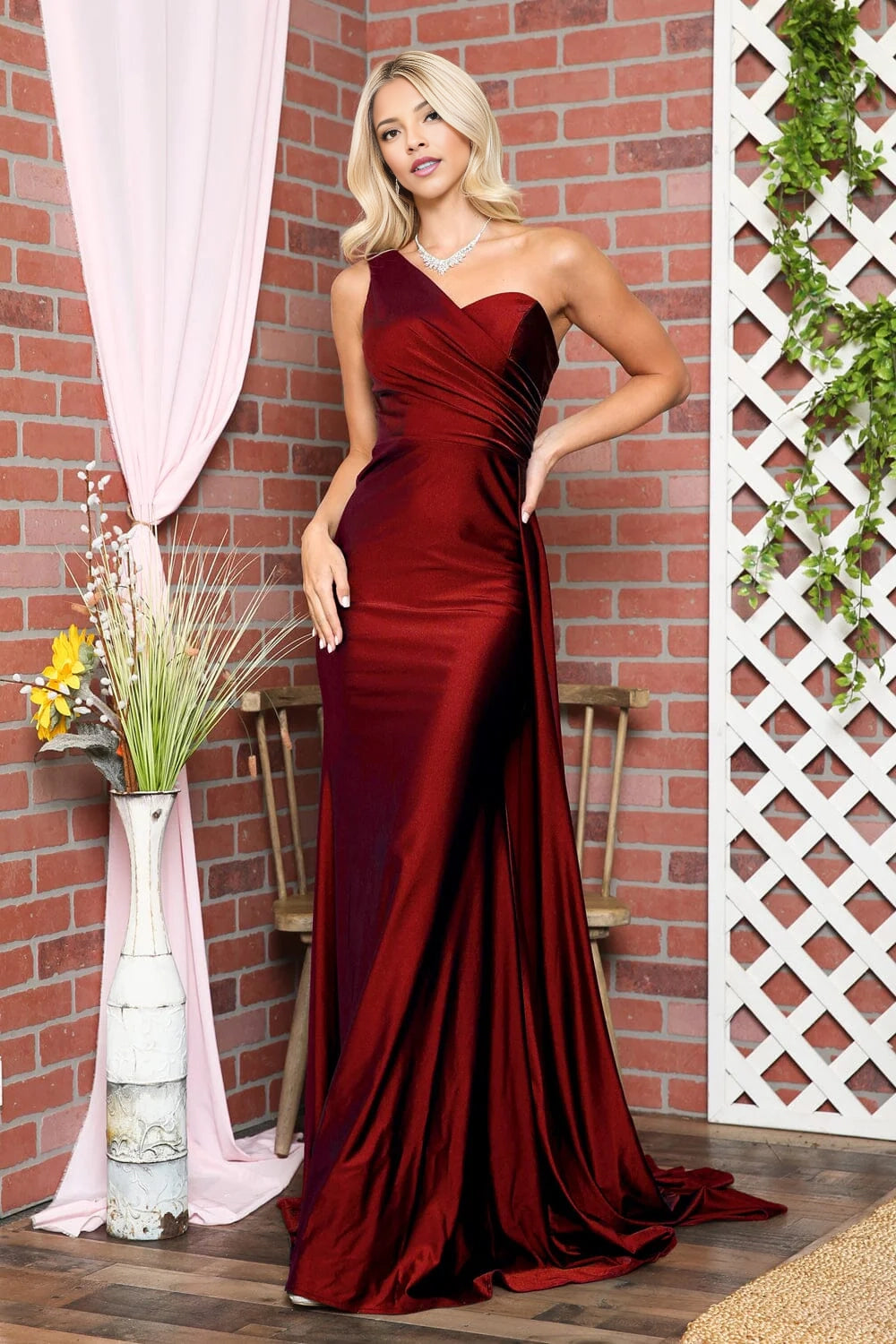 Single shoulder asymmetric mermaid and floor length skirt