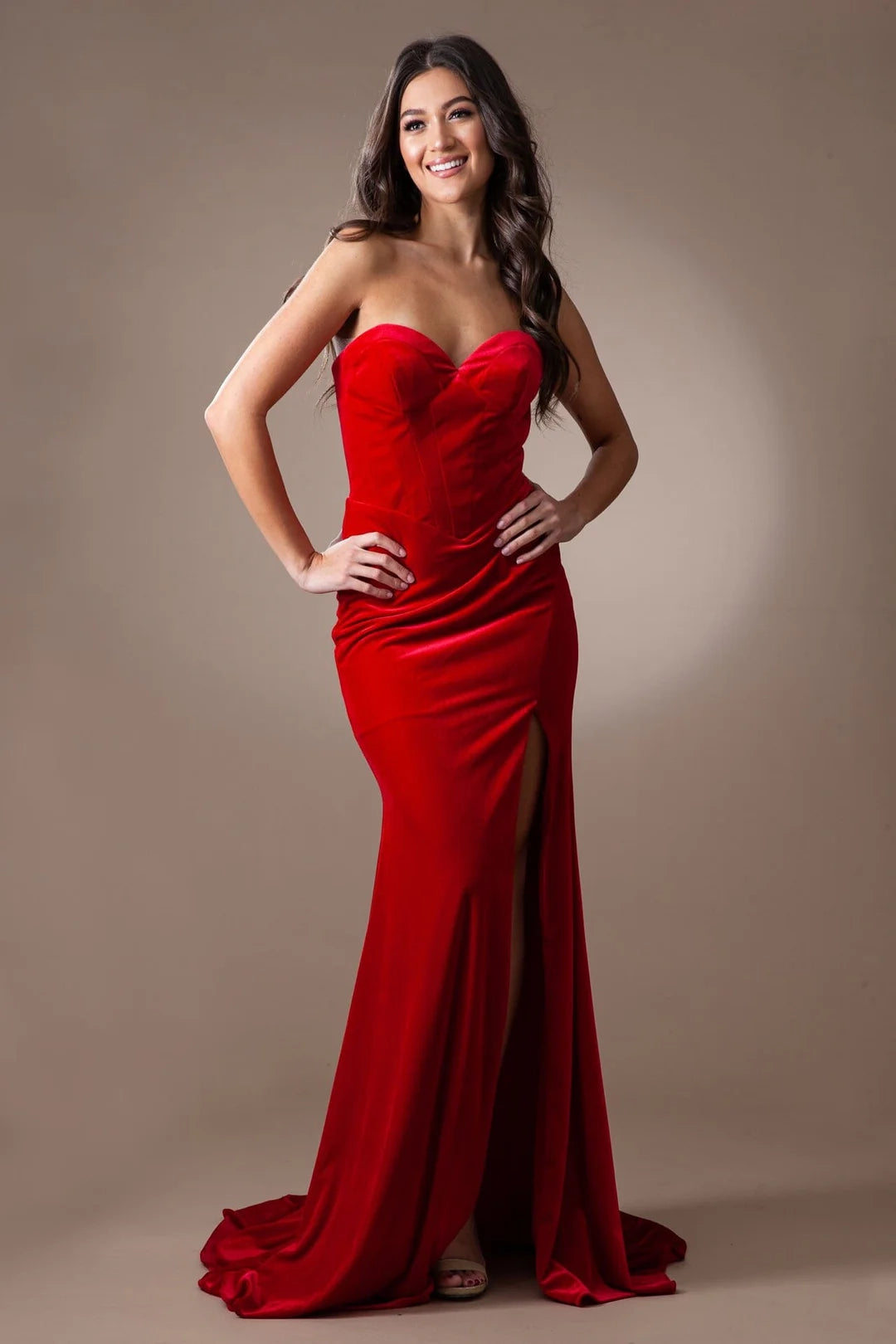 Sleeveless strapless mermaid side slit velvet