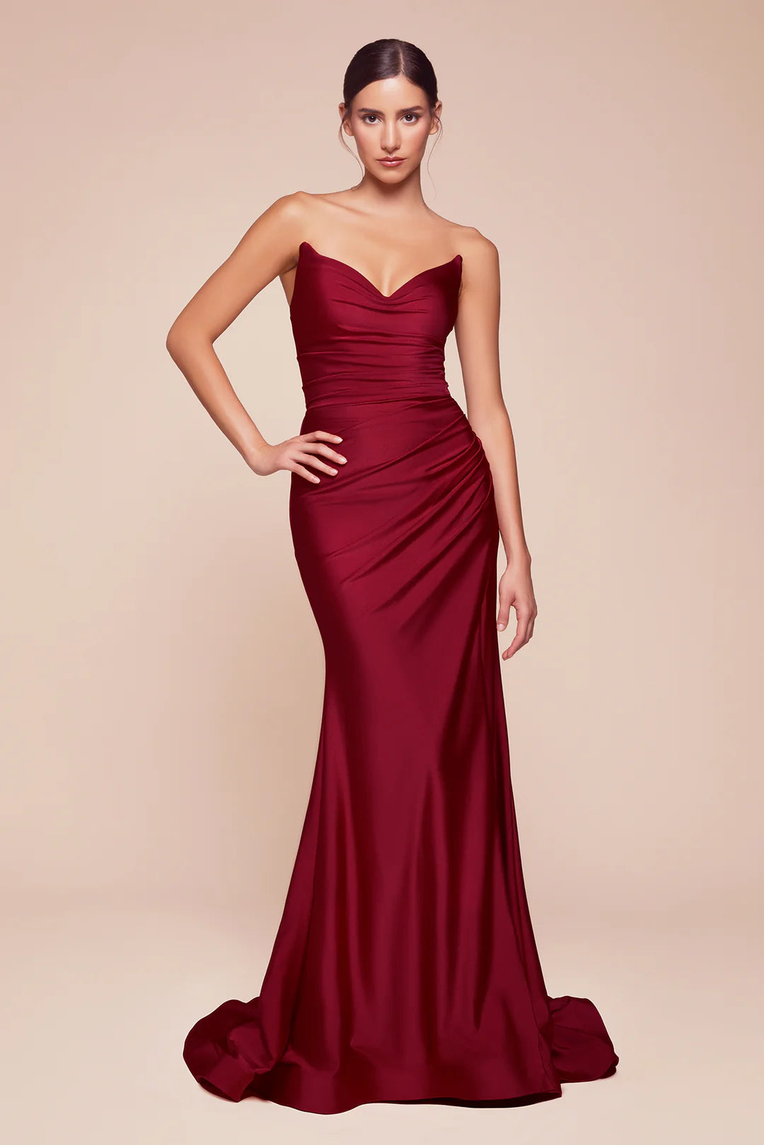 Sleeveless strapless mermaid dress with side slit