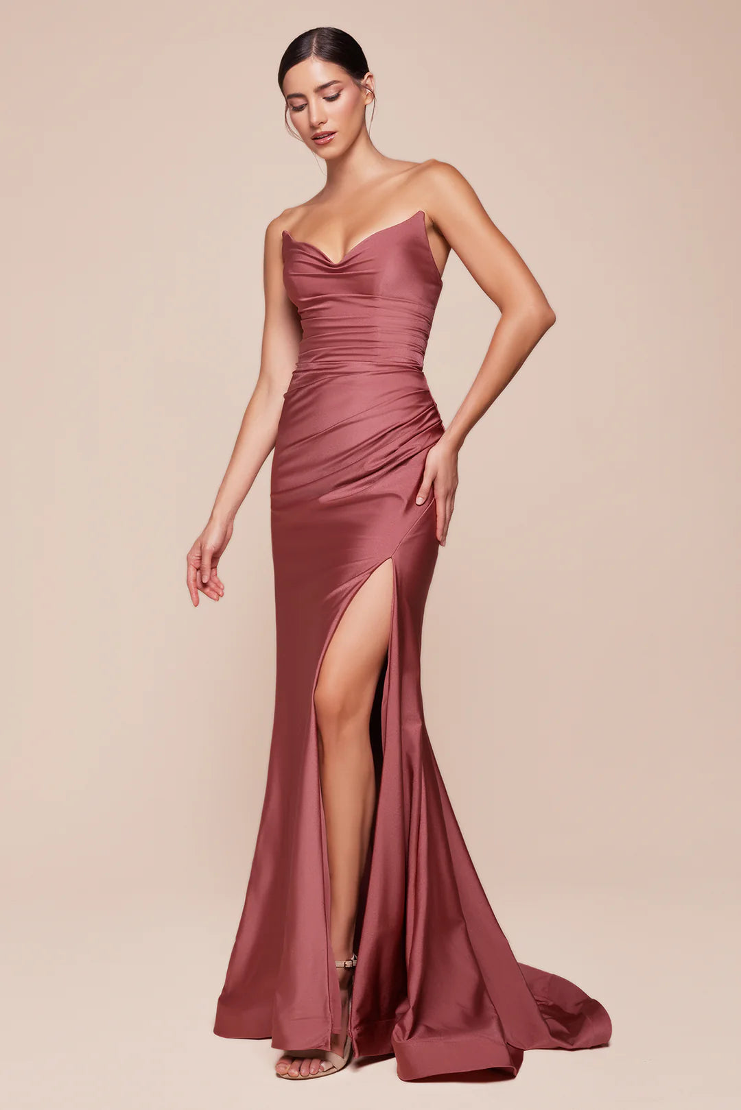 Sleeveless strapless mermaid dress with side slit