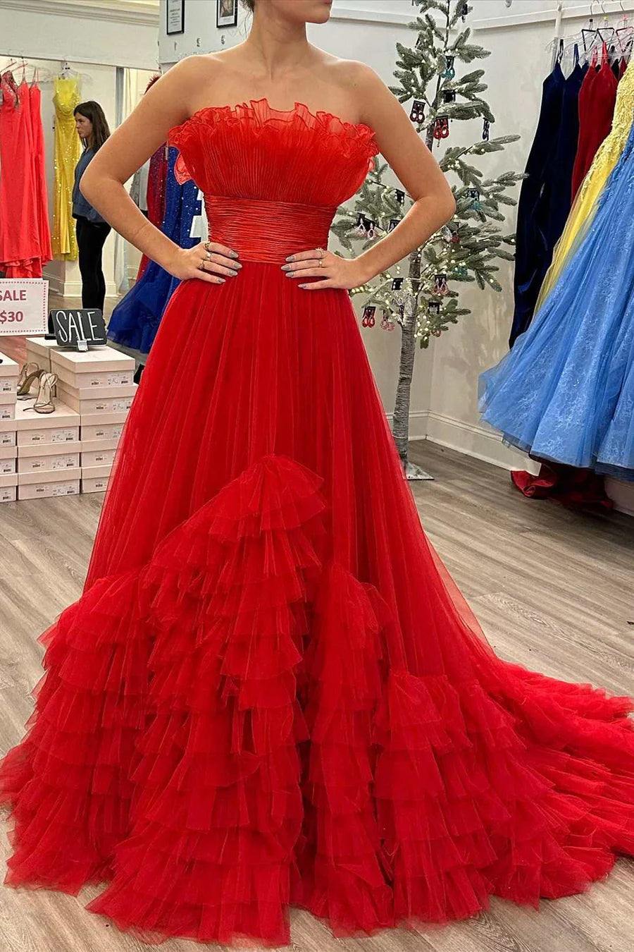 Transparent hard gauze strapless A-line layered pleated ball gown