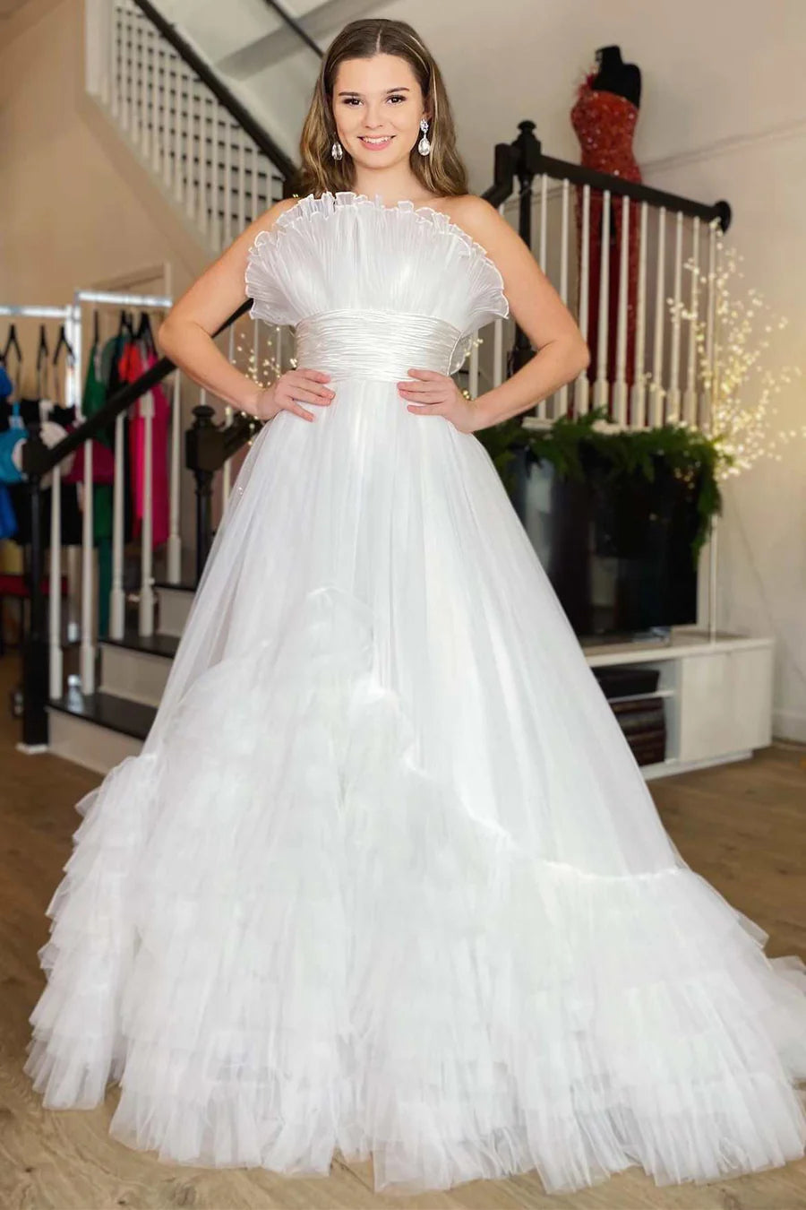 Transparent hard gauze strapless A-line layered pleated ball gown