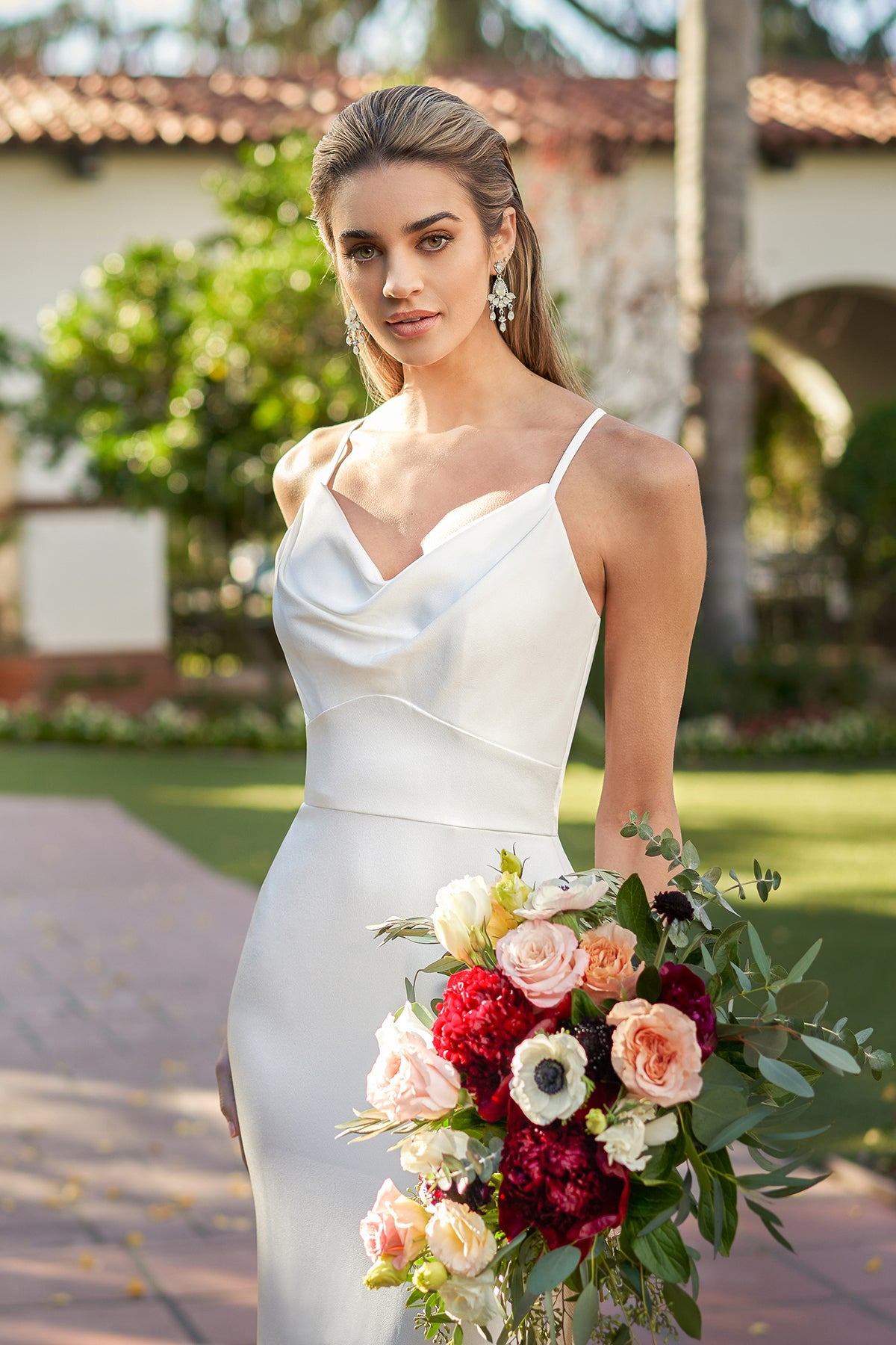 V-neck strap cross backless mermaid and floor length skirt