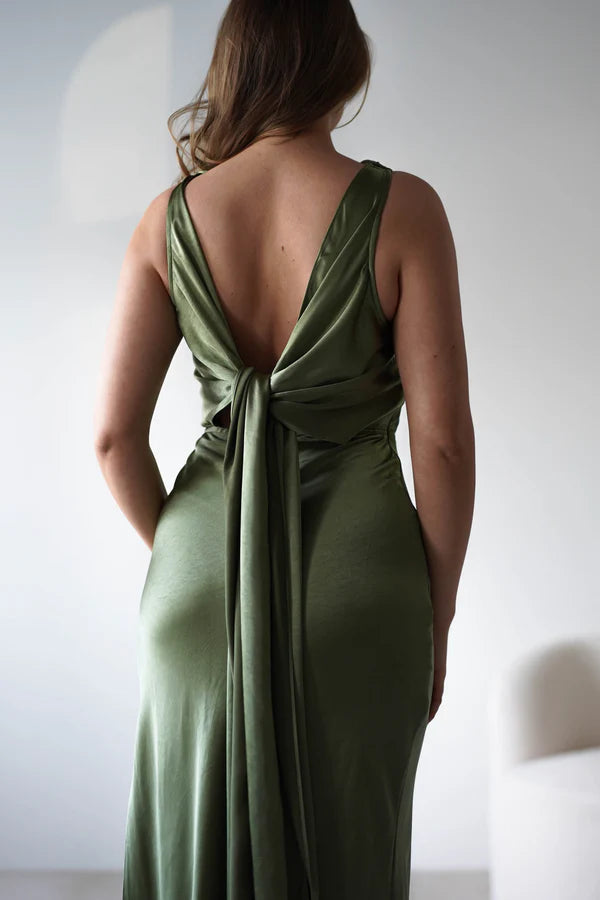 Military green sleeveless backless waist cinching dress