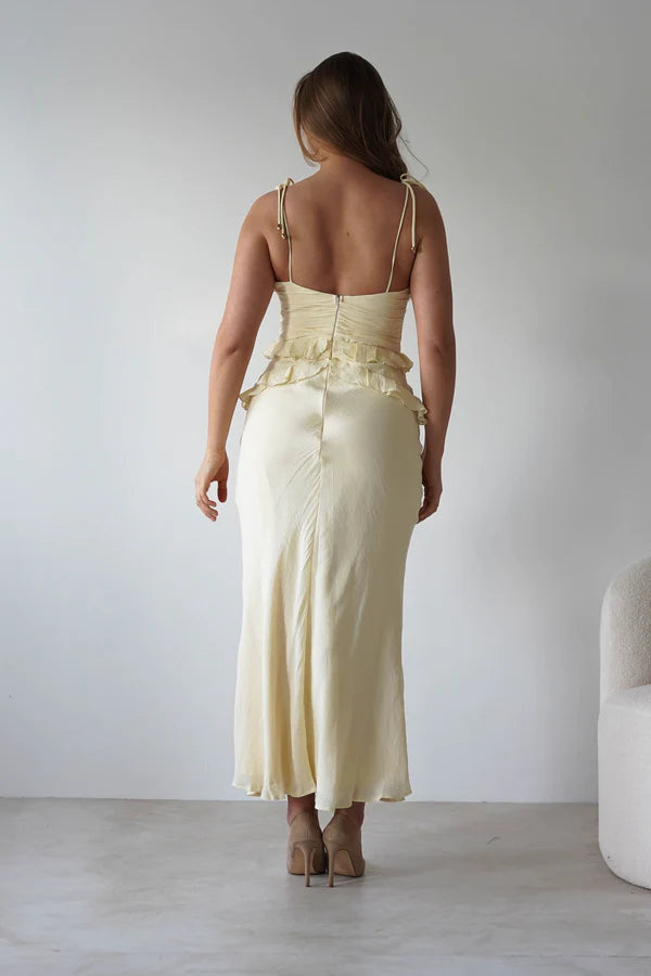 Thin suspender square collar waist cinching dress