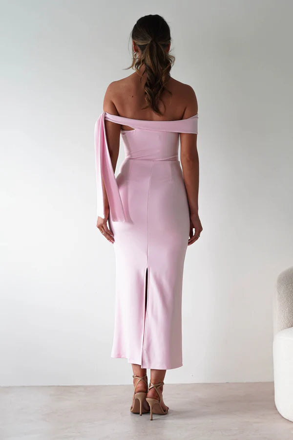 Sleeveless tight fitting waist cinching dress