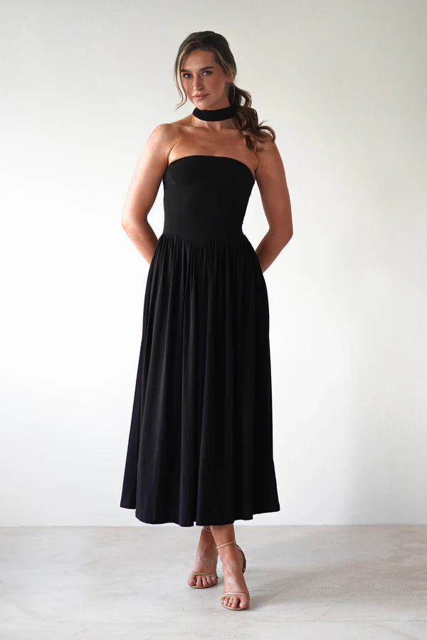 Sleeveless cross neck backless dress