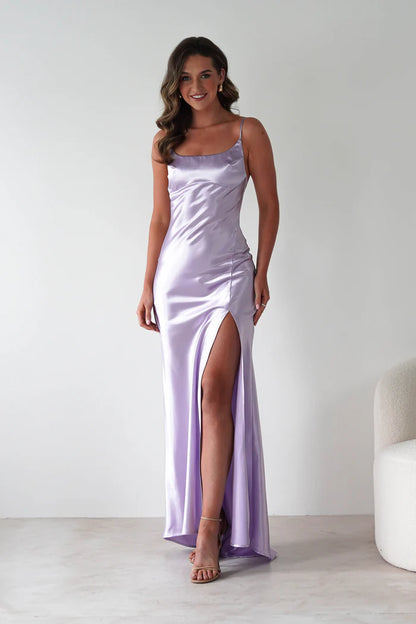 Thin suspender backless sectional dress with side slit