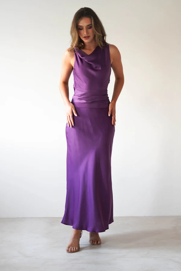 Sleeveless backless long dress