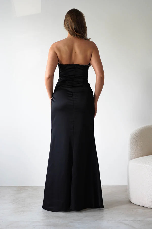 Strapless sleeveless waist cinching dress with side slit