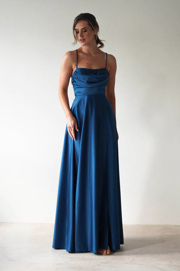 Thin shoulder strap backless strap side split dress