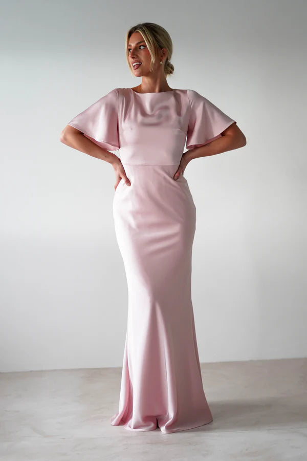 Short sleeved backless waist cinching dress