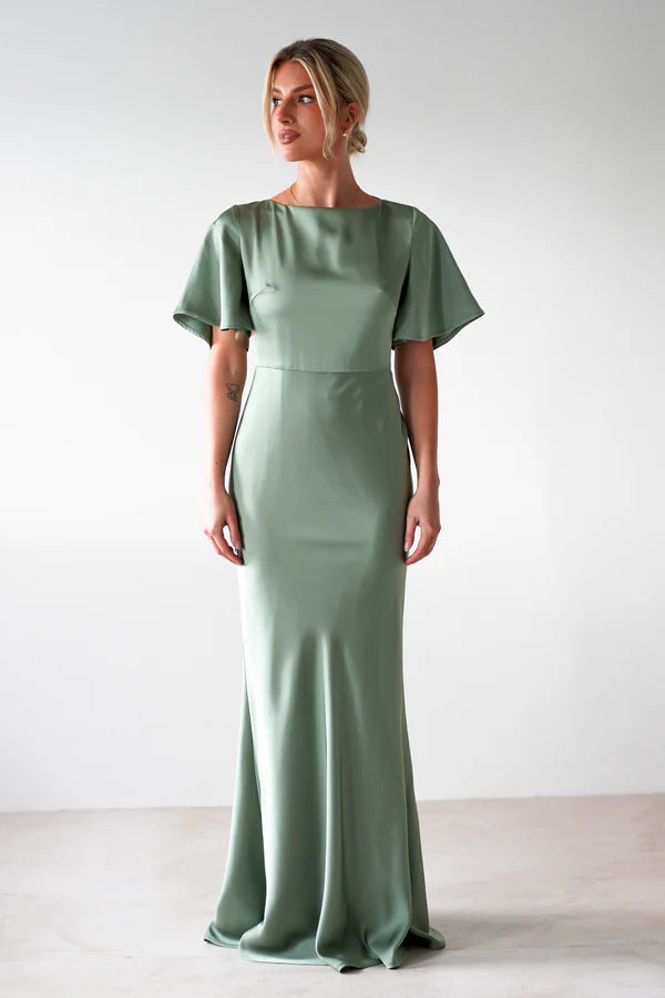 Short sleeved backless waist cinching dress
