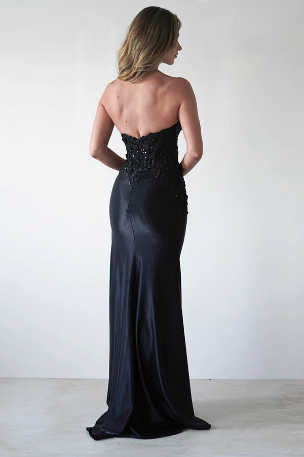 Strapless tight corset with waist cinching and side slit long skirt dress