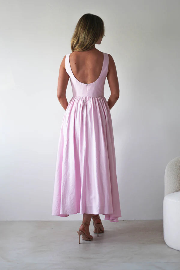 Light pink sleeveless backless waist cinching dress