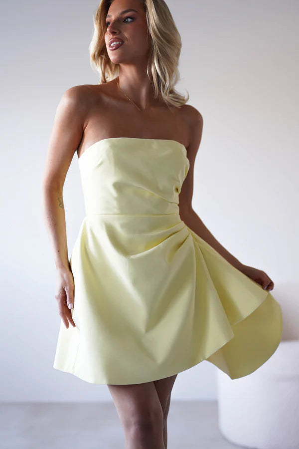 Strapless and Sleeveless Short Skirt Asymmetric Dress