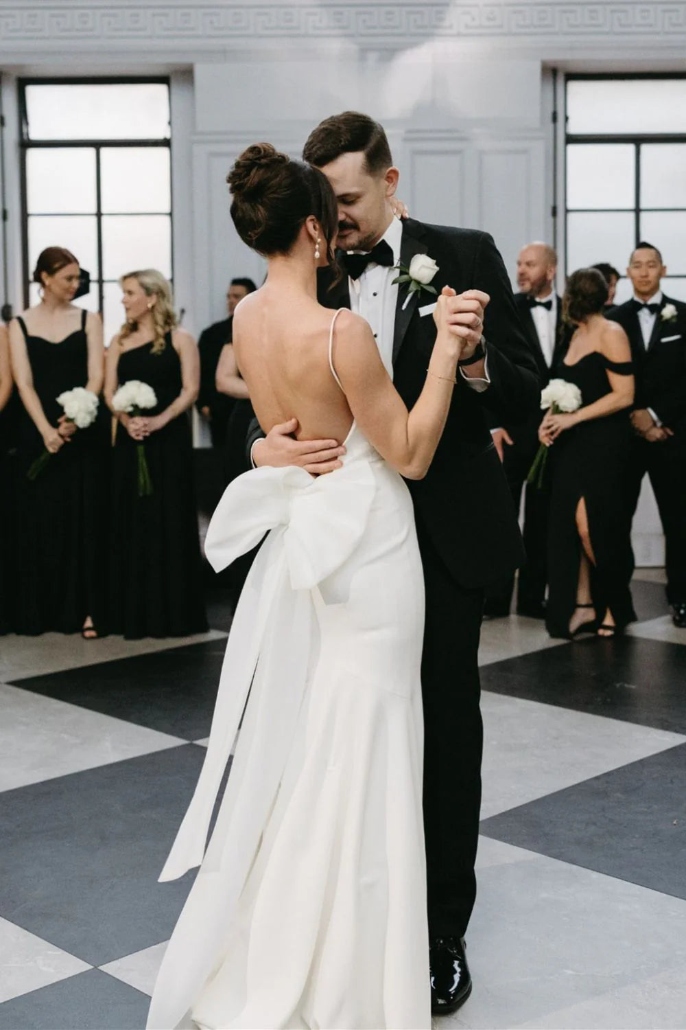 Sexy Mermaid Spaghetti Straps White Long Bridal Dress with Bowknot