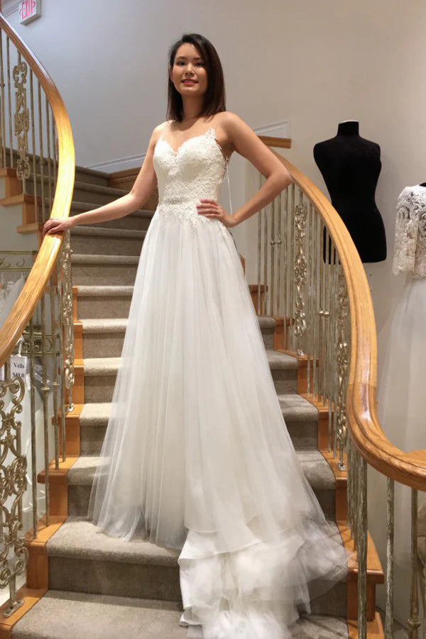 A-line sleeveless chiffon applique beach wedding dress