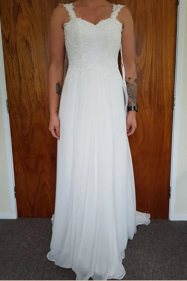 A-line sleeveless sweetheart backless applique wedding dress