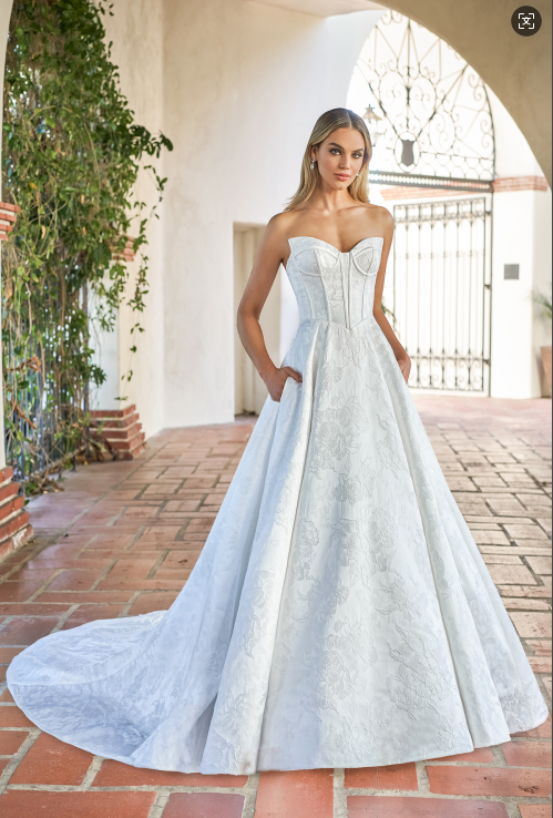 Beautiful sleeveless backless and floor length skirt