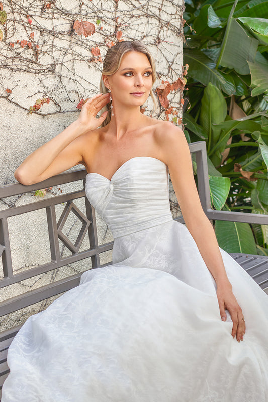 Mermaid strapless sleeveless collar and floor length skirt