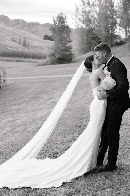 Mermaid Sweetheart White Wedding Dress with Sweep Train