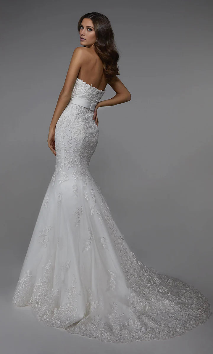 Thin lace strapless fishtail backless satin belt and floor length wedding dresses