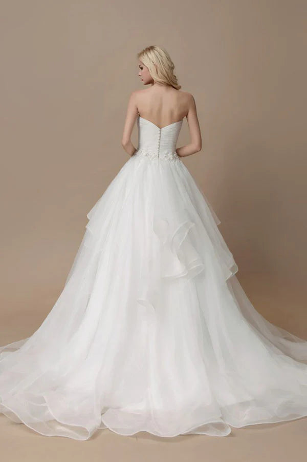 A-line sleeveless strapless sweetheart pleated wedding dress