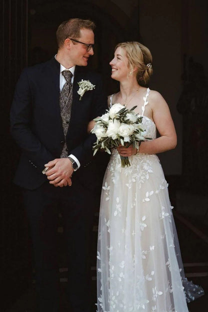 Beautiful A Line Spaghetti Straps White Tulle Wedding Dress with Appliques