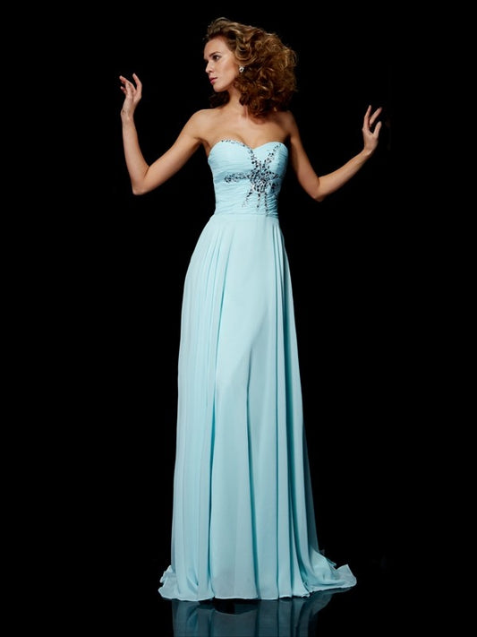 Sweetheart sleeveless strapless waist cinching long dress