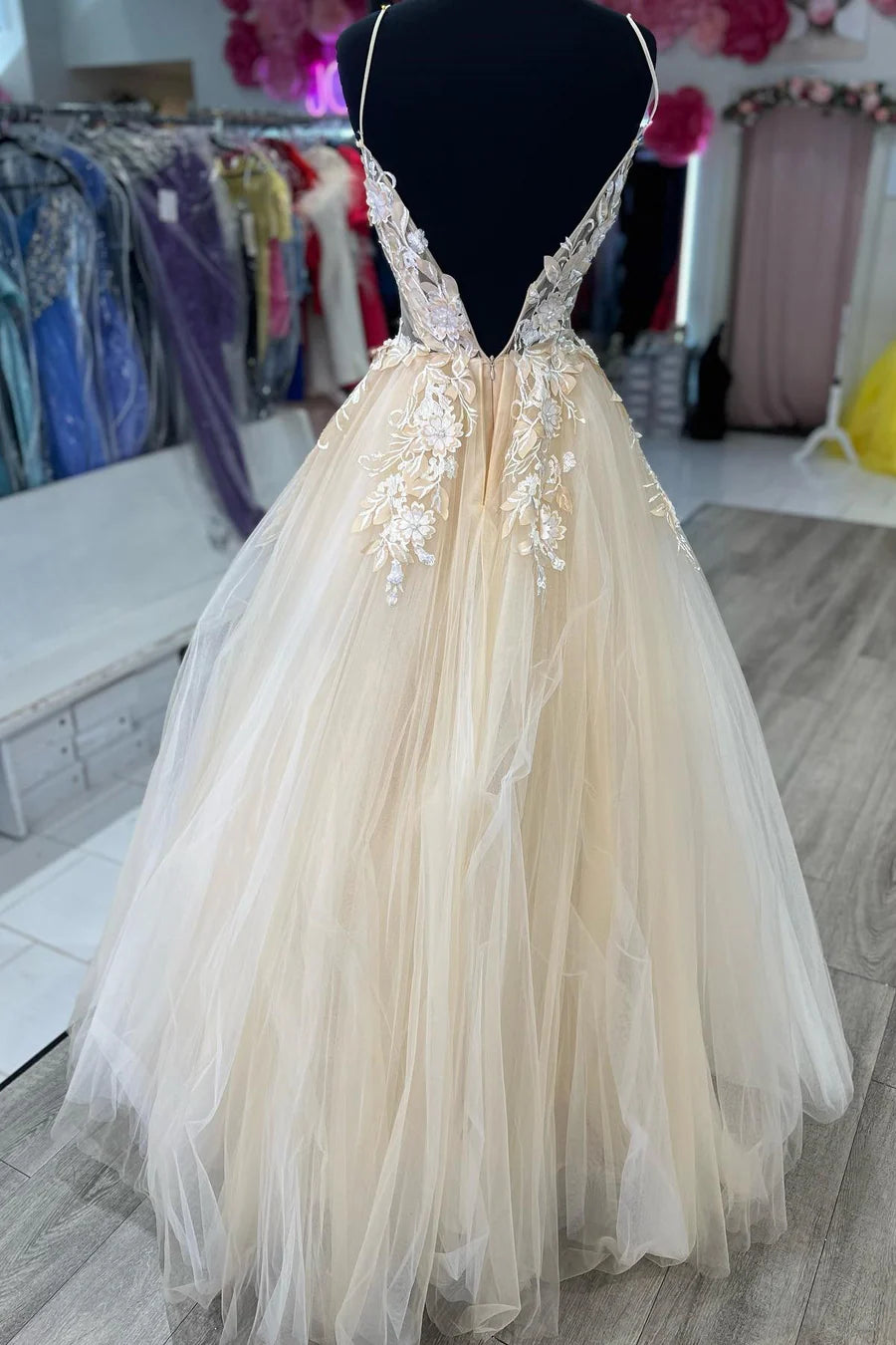 Cream Tulle Appliques Spaghetti Strap A-Line Long Prom Dress