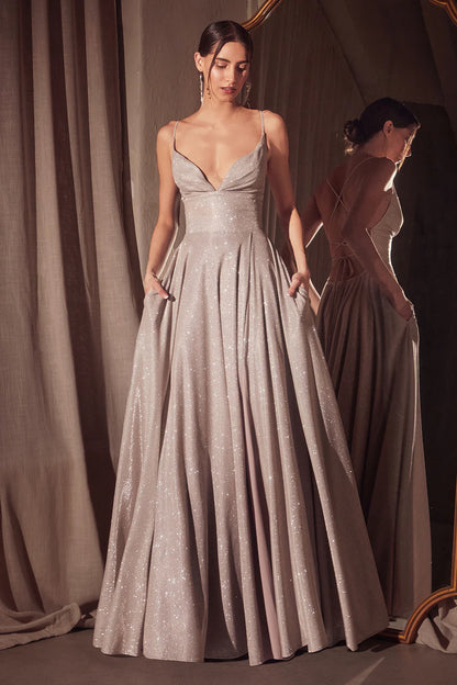A-line deep V-thin suspender backless dress