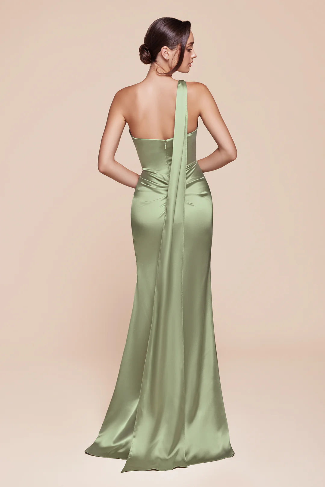 Asymmetric design of single shoulder strap mermaid dress