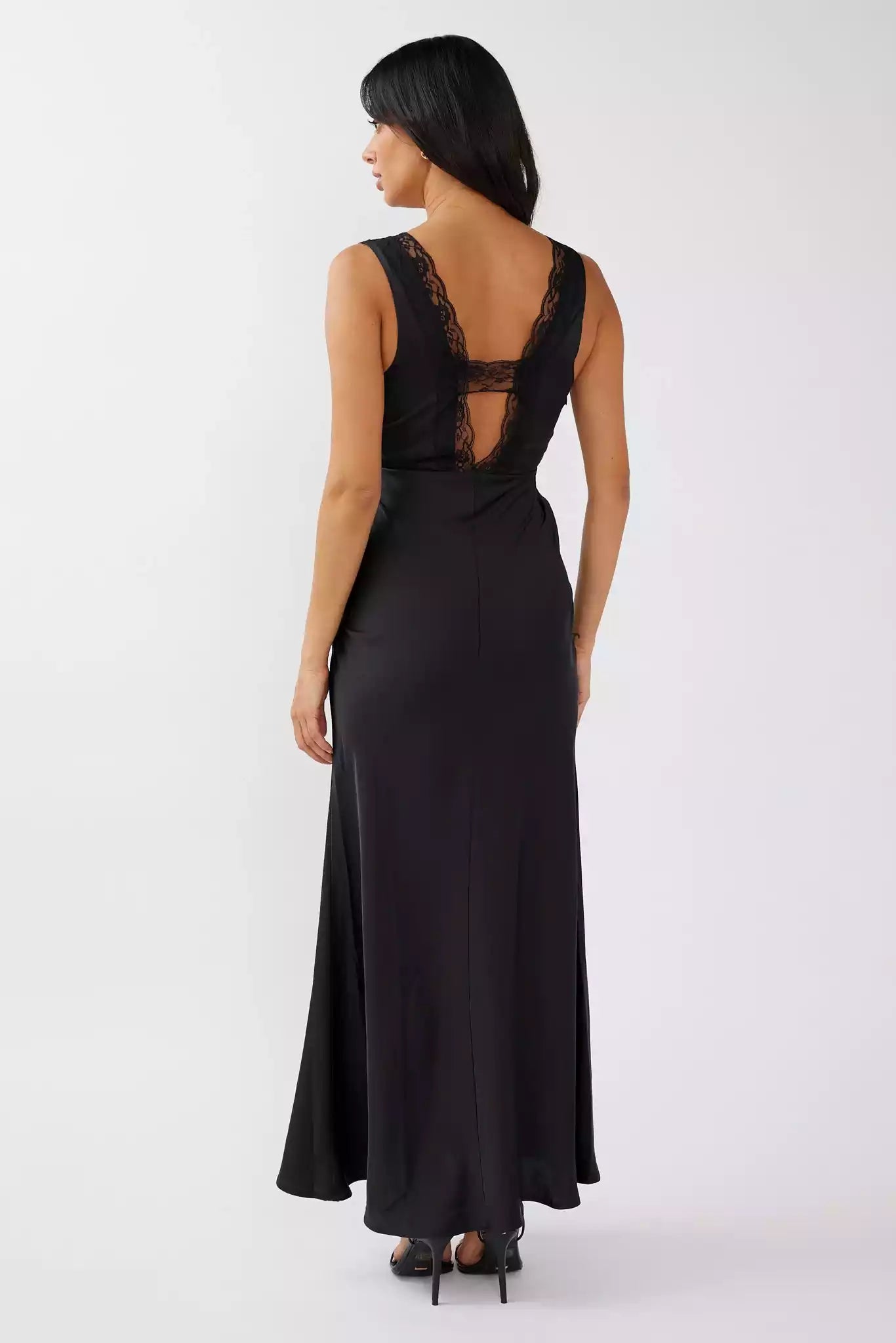 Beautiful satin with extra long side zipper and lace edge, leaving you in awe of Bridesmaid Dresses